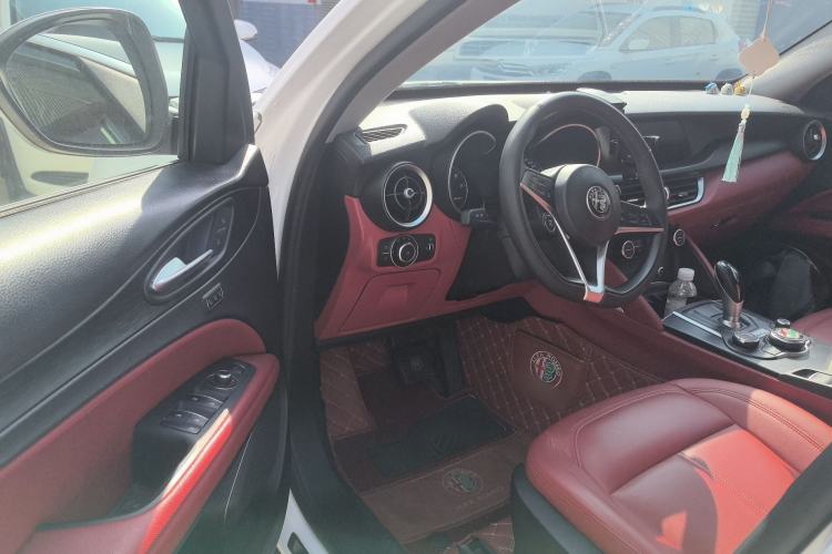 Used Alfa Romeo Stelvio 2017 2.0T 200HP Luxury Edition Driver Seat