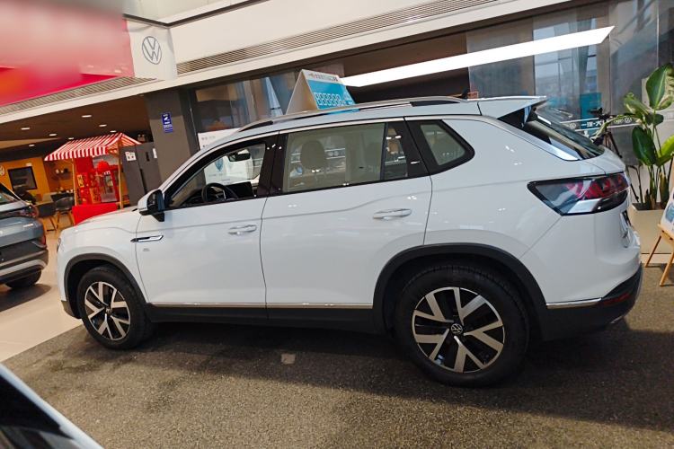 Used Volkswagen Tayron 2023 300TSI Two-Wheel-Drive Luxury Plus Advanced Edition
