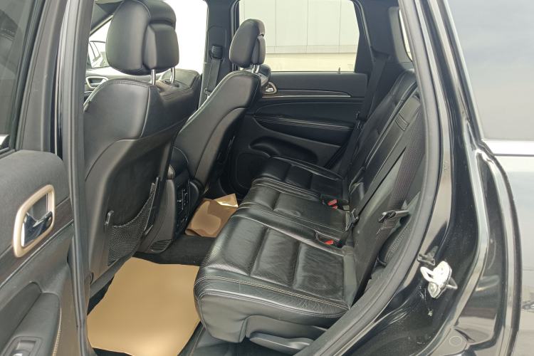 Used Jeep Grand Cherokee 2014 3.6L Elite Navigation Edition Left Rear Seat