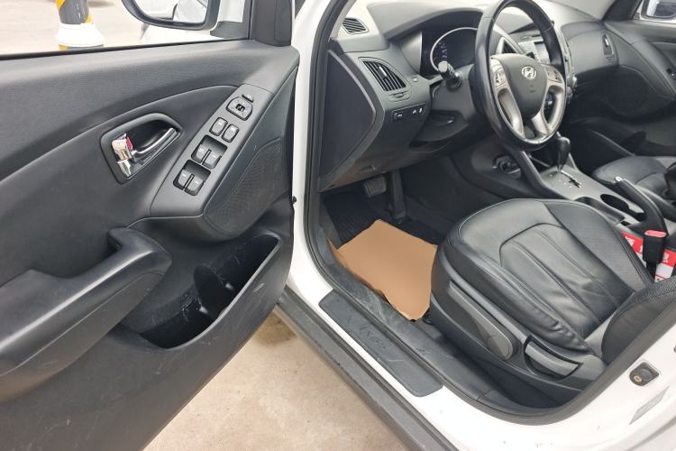 Used Hyundai ix35 2015 2.0L Automatic 2WD Smart Version China V Standard Driver Seat