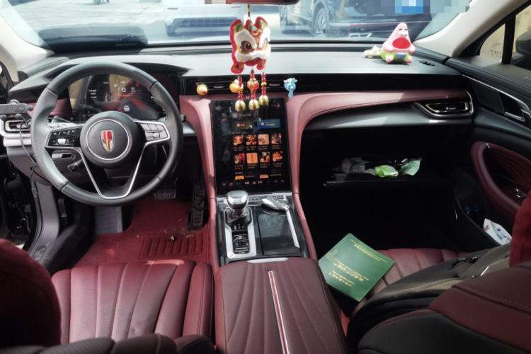 Used Hongqi H5 2024 2.0T Automatic Smart Connect Flagship Edition Center Console