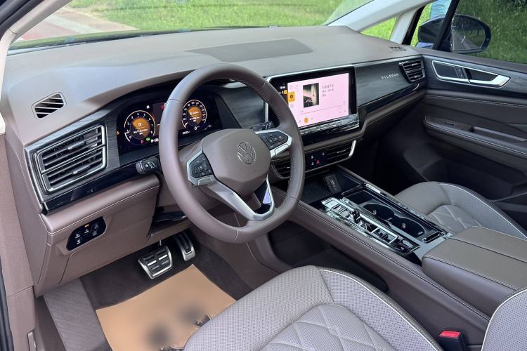 Used Volkswagen Viloran 2024 380TSI Premium Edition