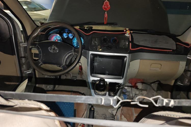 Used CHANGAN KAICHENG Ruixing M90 2018 2.0L Standard Edition Flat-Top Liftback 6-Seater 4G94S
