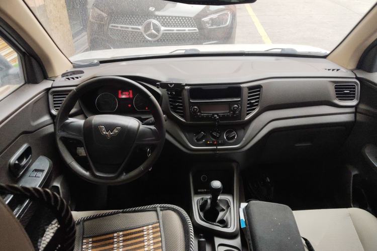 Used Wuling Hongguang V 2019 1.5L Jingqu Version China VI LAR