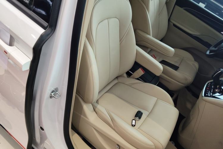 Used Buick GL8 2023 ES Lu Zun Deluxe Model
