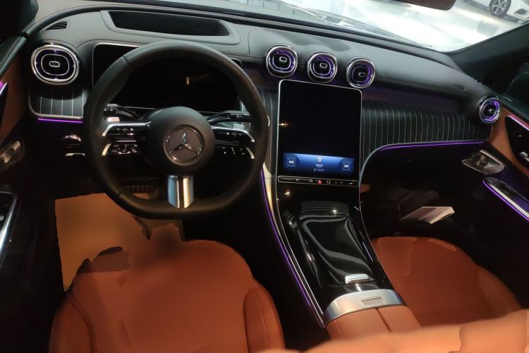 Used Mercedes-Benz GLC 2025 GLC 300 L 4MATIC Luxury Model 5 Seats