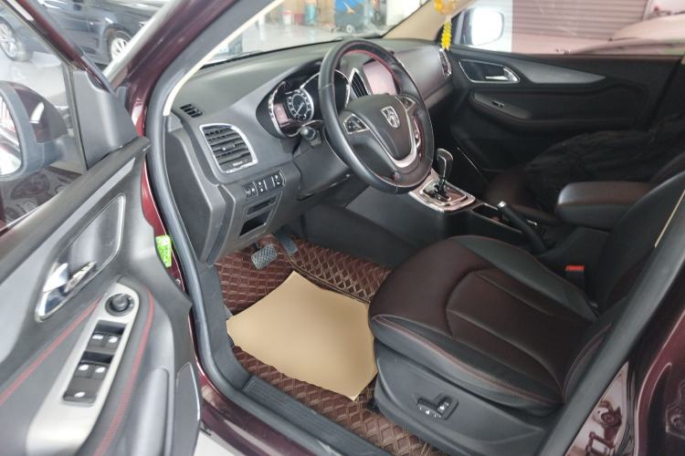 Used Baojun 560 2017 Rhythmic Edition 1.8L iAMT Prestige Model Driver Seat