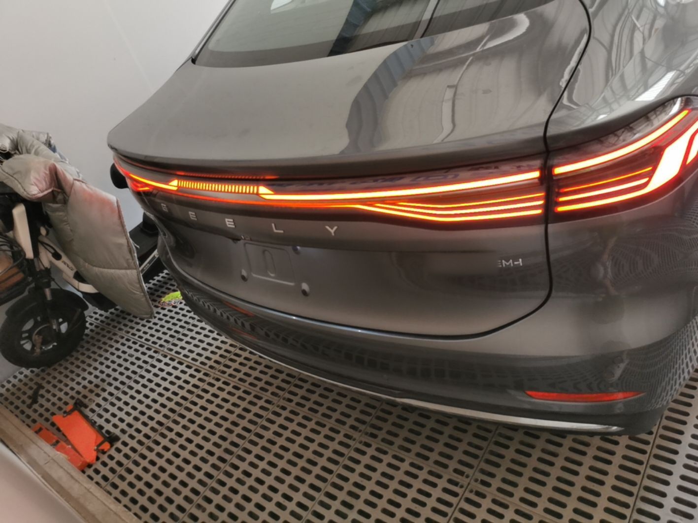 Geely Galaxy A7 2025 Model EM-i 150km Exploration+ Edition — снимка 5