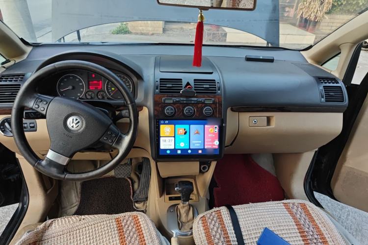 Used Volkswagen Touran 2008 1.8T ZhiZun Edition Automatic 5-Seater Center Console