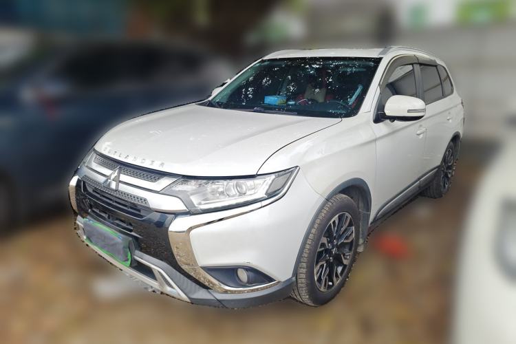 Used Mitsubishi Outlander 2019 2.0L Two-Wheel Drive Comfort Edition 7-Seater China VI Standard