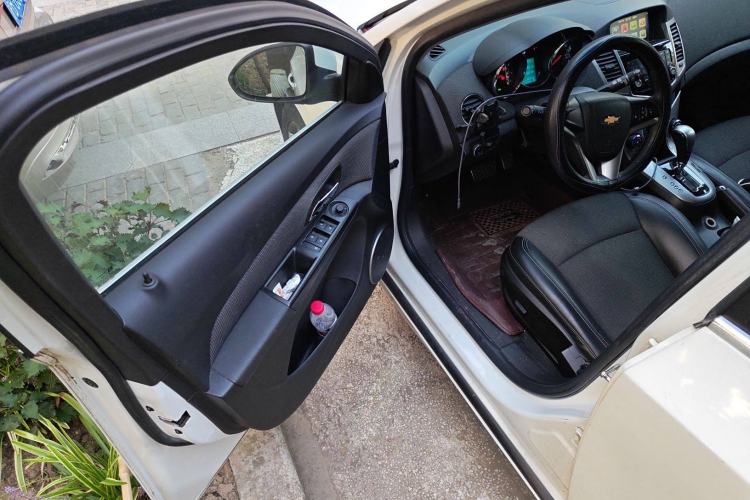 Used Chevrolet Cruze 2013 Hatchback 1.6T Automatic Flagship Model