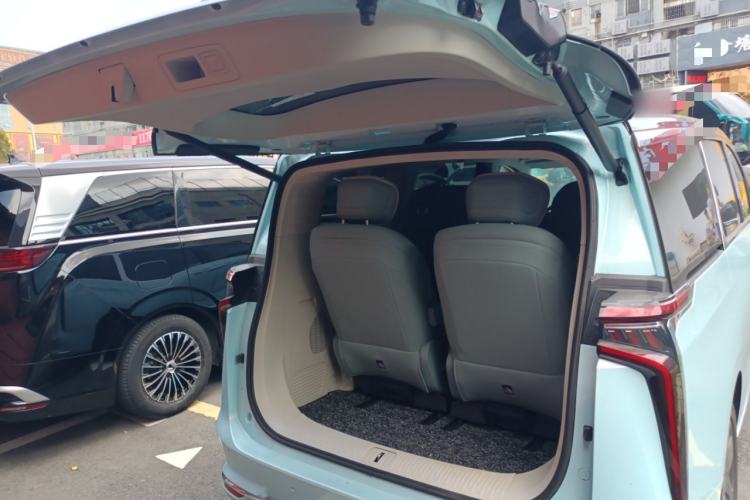 Used SAIC MAXUS Dajia 9 2022 Long-Range High-Mountain Six-Seater Version
