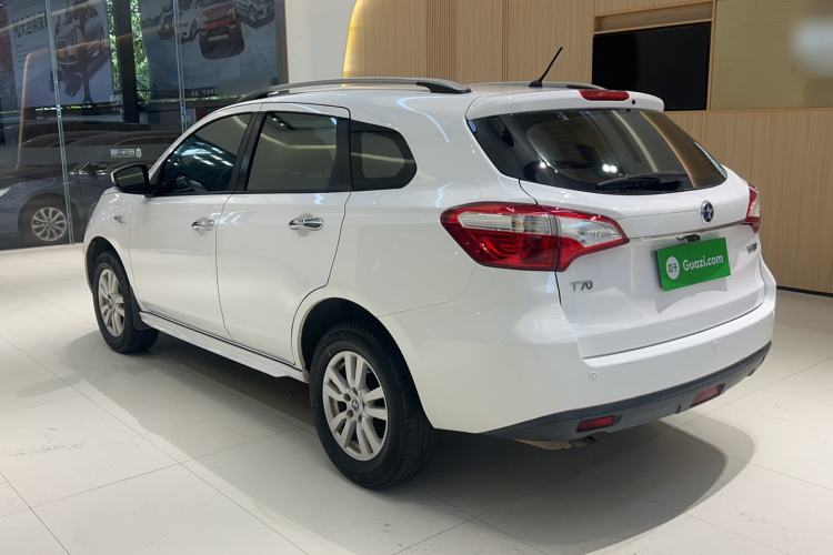 Used Venucia T70 2016 2.0L Manual RuiQu Version
