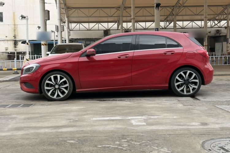 Used Mercedes-Benz A-Class 2013 A 200 Urban Edition Exterior 2