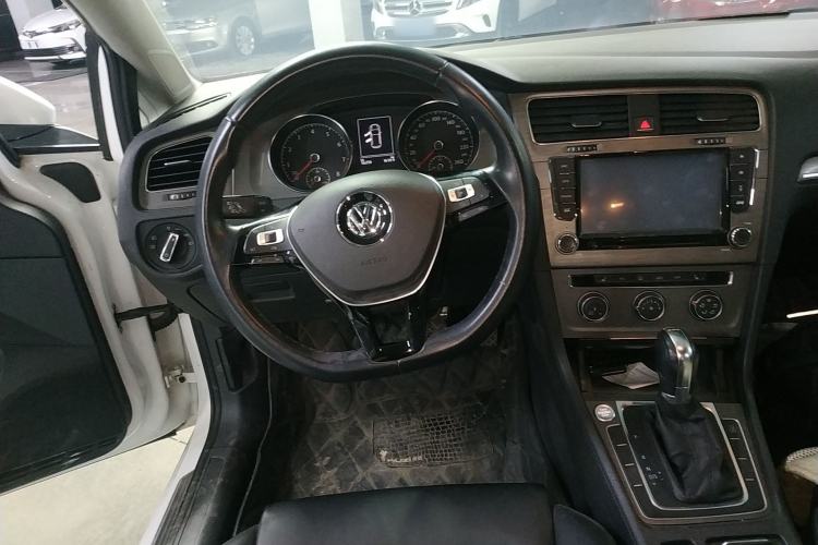 Used Volkswagen Golf 2015 1.4TSI Automatic Luxury Model Steering Wheel
