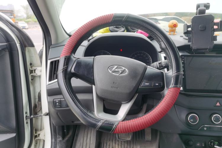 Used Hyundai ix25 2015 1.6L Automatic Two-Wheel Drive Smart GLS Trim Steering Wheel