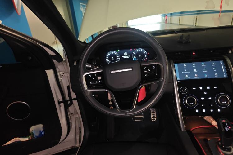Used Land Rover Discovery Sport 2022 Revised Version 249 PS R-Dynamic S Performance Edition 5 Seats Steering Wheel