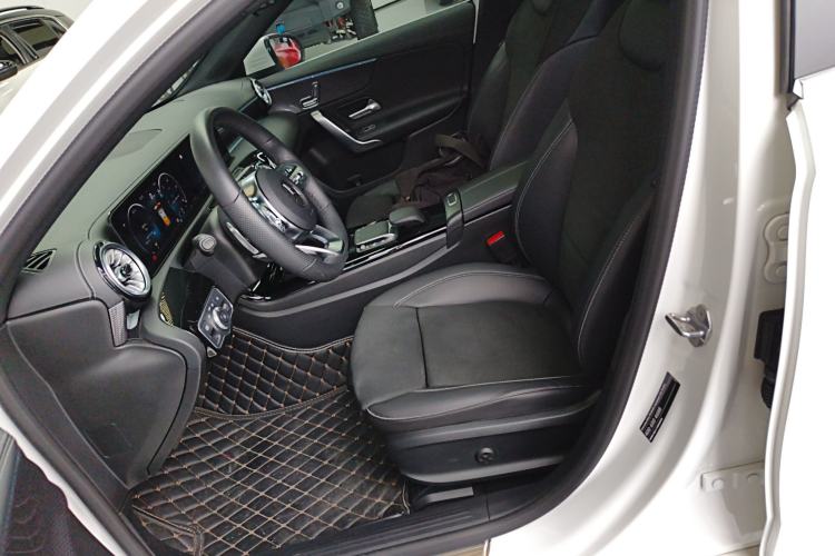 Used Mercedes-Benz A-Class 2022 Revised Version A 200 L Sport Sedan Fashionable Style
