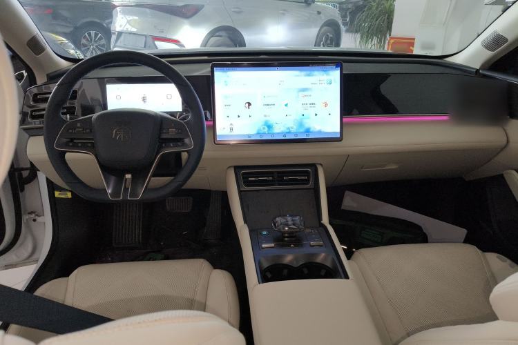 Used BYD Qin L 2024 DM-i 120KM Excellence Model Center Console