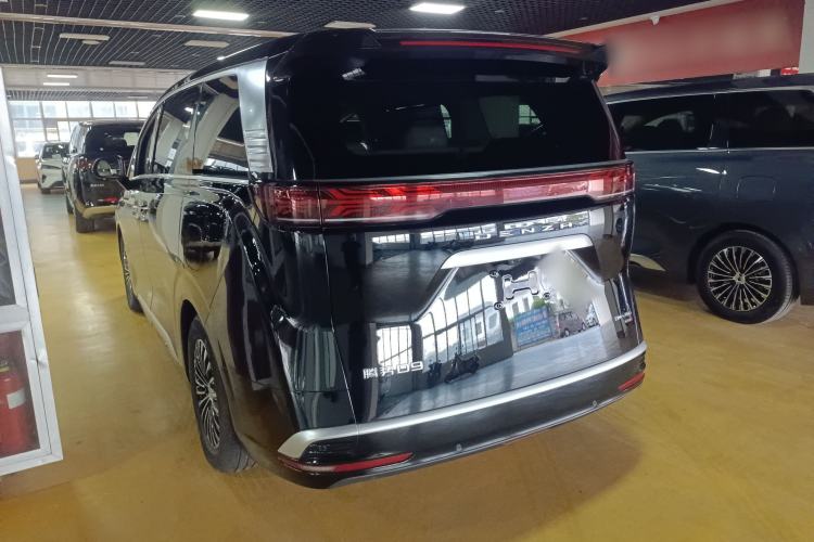 Used Denza D9 2025 DM-i Intelligent Drive 1020 Four-Wheel Drive Flagship Model
