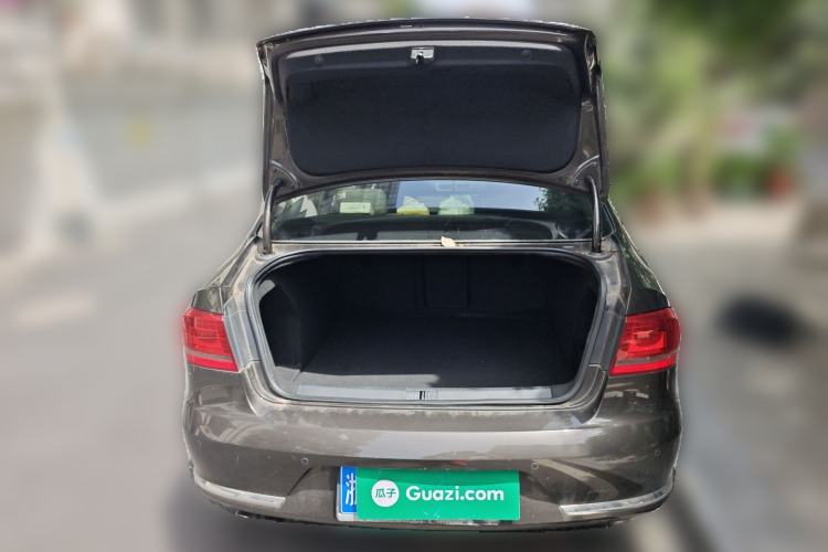 Used Volkswagen Magotan 2015 2.0 TSI Prestige Model Trunk