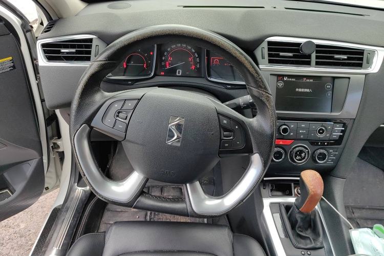 Used DS 6 2014 1.6T Luxury Edition THP160
