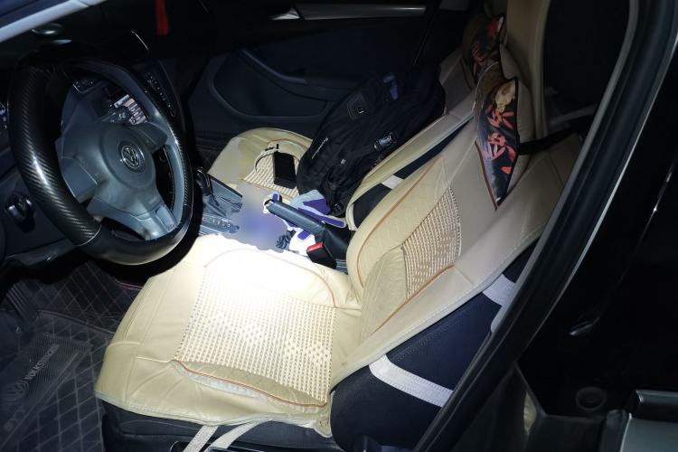 Used Volkswagen Sagitar 2012 1.6L Automatic Fashion Edition Left Front Seat