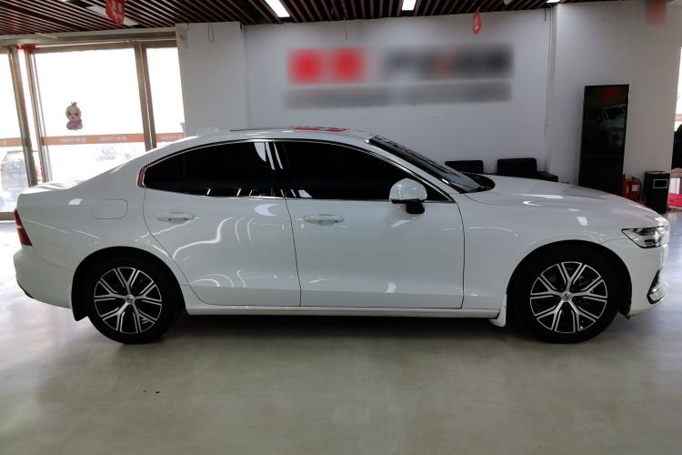 Used Volvo S60 2024 B4 Zhiyi Luxury Edition