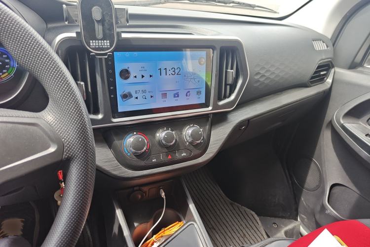 Used CHANGAN KAICHENG Ruixing EM80 2025 Passenger Version Comfort Edition 6-Seater 300 km Dual-Swing Doors
