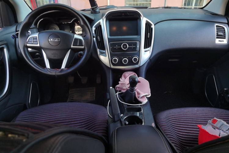 Used JMC Yuhu 5 2019 2.0T Diesel Manual 4x4 Advanced Version China VI Standard Long Wheelbase
