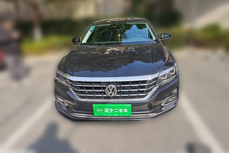 Used Volkswagen Passat 2019 330TSI Luxury Edition China VI Standard
