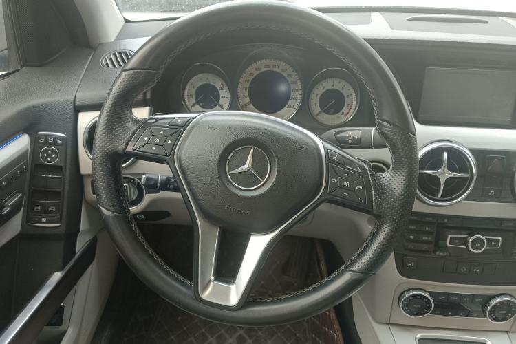 Used Mercedes-Benz GLK-Class 2013 GLK 300 4MATIC Dynamic Sunroof Model