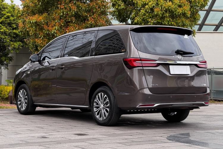 Used Buick GL8 2023 Land Executive Class Comfort Model