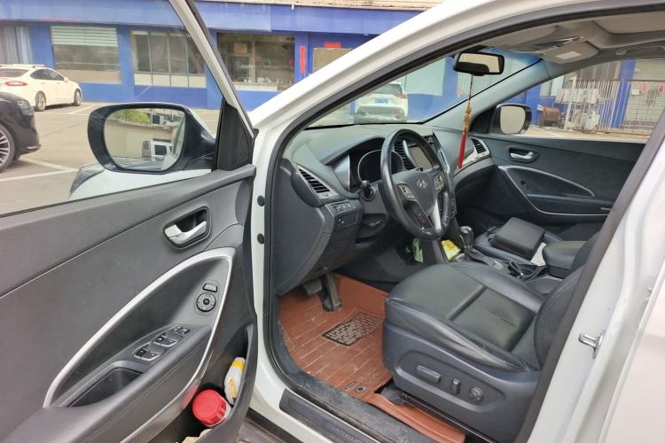 Used Hyundai Santa Fe 2013 2.4L Automatic Two-Wheel Drive Smart Version