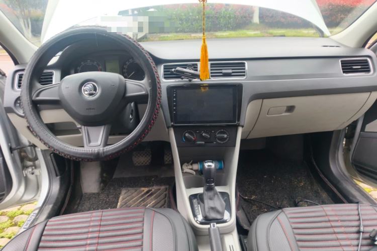 Used Skoda Rapid 2015 1.6L Automatic Smart Selection Model