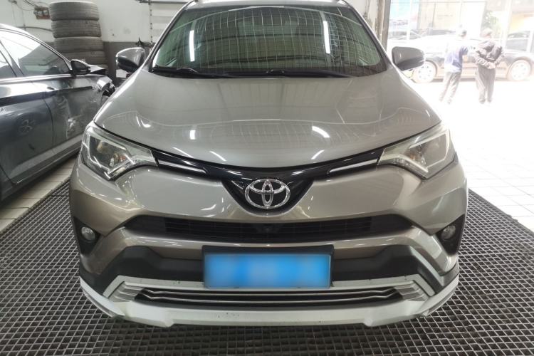 Used Toyota RAV4 2016 2.0L CVT Two-Wheel Drive Fashion Edition China V Standard