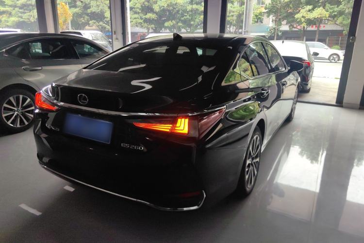 Used Lexus ES 2022 200 Excellence Edition Rear Right 45 Deg