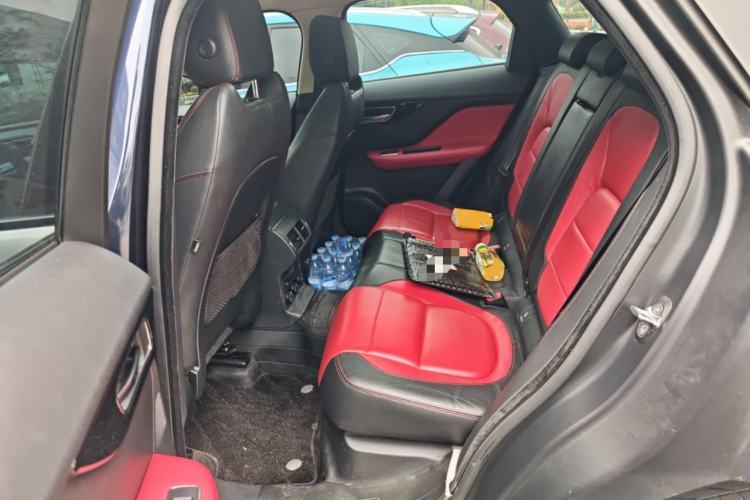 Used Jaguar F-PACE 2016 2.0T Two-Wheel-Drive R-Sport Sport Edition Left Rear Seat