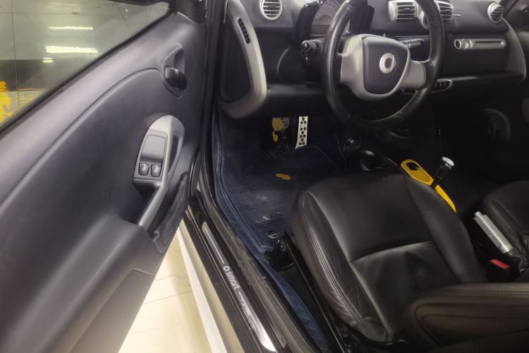 Used smart fortwo 2013 1.0 MHD Hardtop Chocolate Special Edition Driver Seat