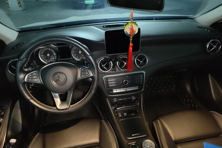 Used Mercedes-Benz GLA 2018 GLA 200 Sport Edition Interior 2