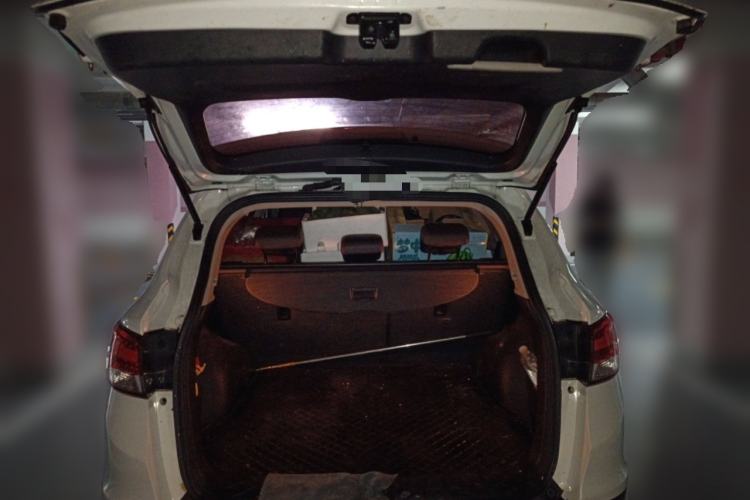 Used Dongfeng Aeolus AX7 2016 2.0L Automatic Zhiyi Trim Trunk