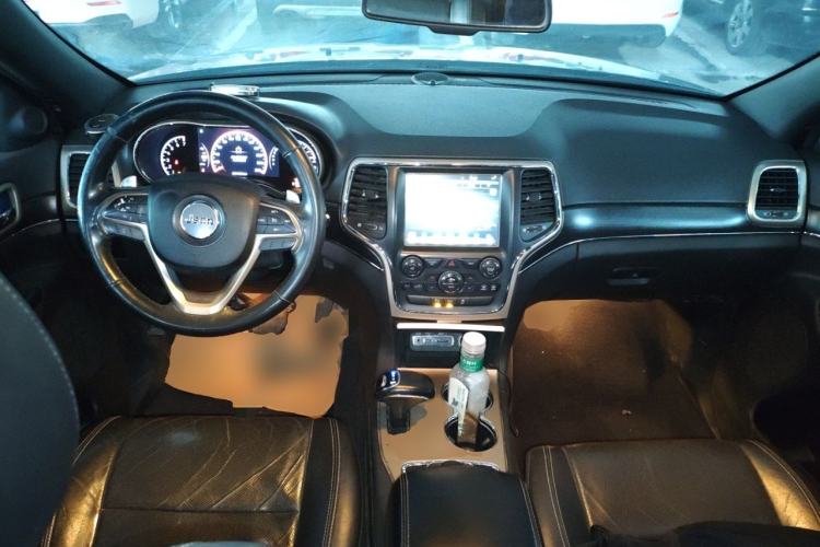 Used Jeep Grand Cherokee 2014 3.6L Elite Navigation Edition Center Console