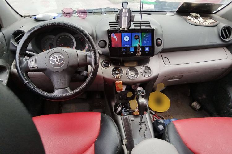 Used Toyota RAV4 2009 2.4L Automatic Luxury Edition Center Console