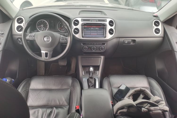 Used Volkswagen Tiguan 2016 300TSI Automatic Two-Wheel Drive Comfort Edition Center Console