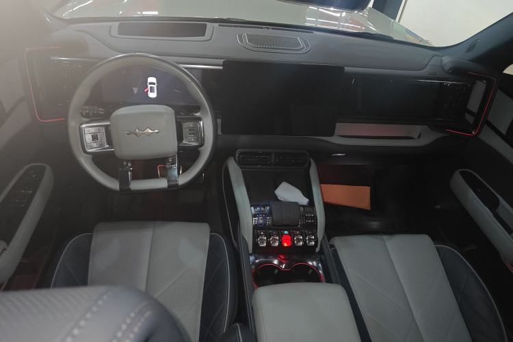 Used Formula Leopard Leopard 5 2023 Navigator Edition