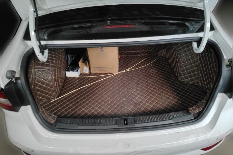 Used Roewe i5 2020 1.5L Automatic 4G Connect Luxury Flagship Edition
