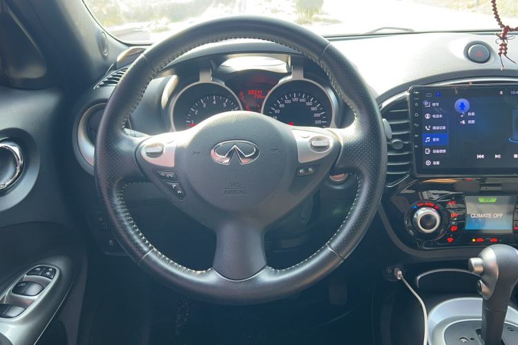 Used Infiniti ESQ 2014 1.6L Spontaneous Edition
