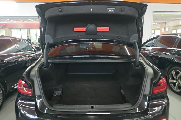Used BMW 5 Series New Energy 2022 535Le Luxury Package Trunk