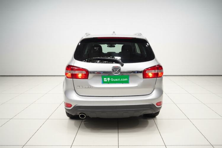 Used JMC Yusheng S350 2013 2.4T Automatic 2WD Diesel Luxury Edition 5 Seats