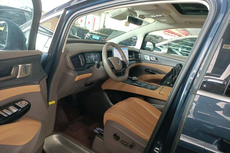 Used Denza D9 2022 DM-i 970 Four-Wheel Drive Flagship Model
